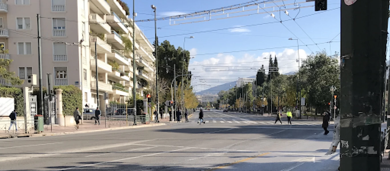 Κίνηση: Κλειστή η Βασιλίσσης Σοφίας - Σε εξέλιξη συγκέντρωση διαμαρτυρίας νησιωτών (φωτο)